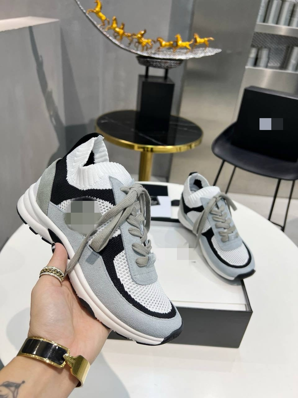 CLASSY GREY POLISHED SNEAKERS