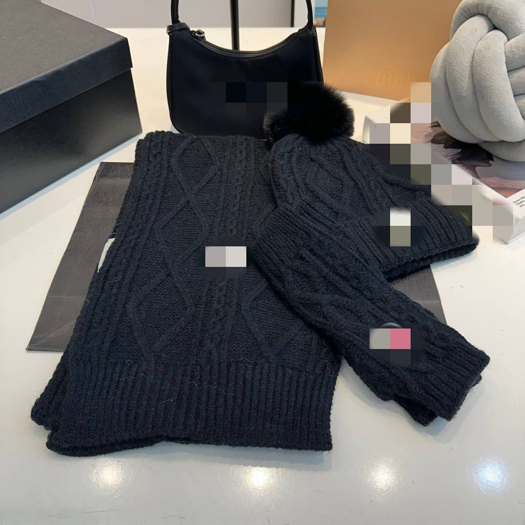 BLACK WINTER SET POOF