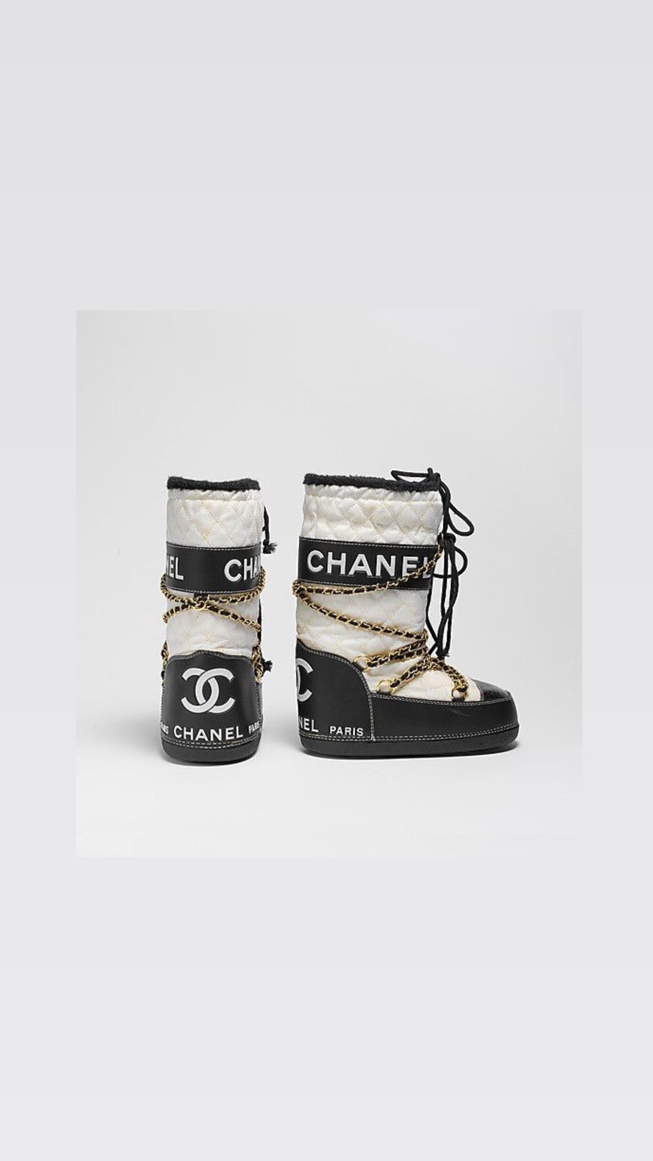 CLASSY WHITE MOONBOOTS